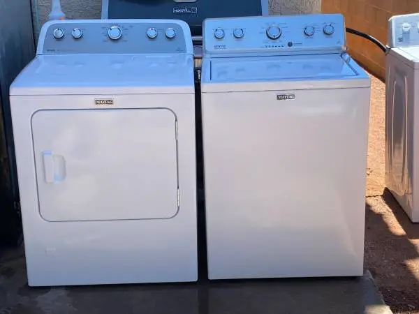 MAYTAG WASHER AND GAS DRYER SET