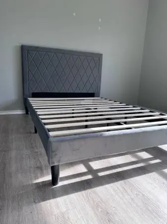 BRAND NEW TWIN/FULL/QUEEN SIZE PLATFORM BED WITH PLUSH MATTRESS (FREE DELIVERY)