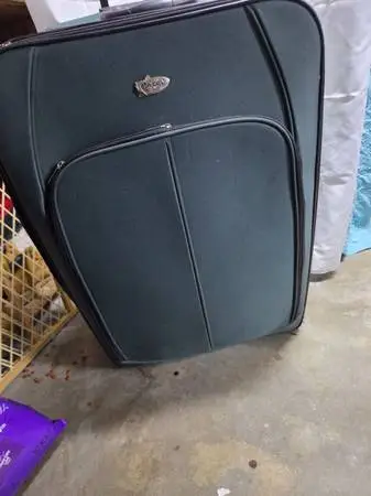 Luggage, a projector when art sculpture.Im much more