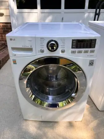 LG washer and dryer set can be stackable 375$