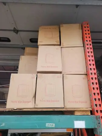 27 Plastic Wipe Dispensers