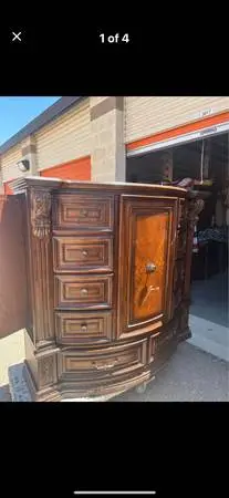 Beautiful Big Pulaski chest or tall dresser