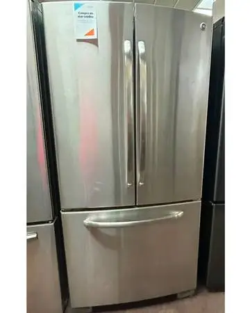 GE Refrigerador de 3 Puertas en Acero Inoxidable