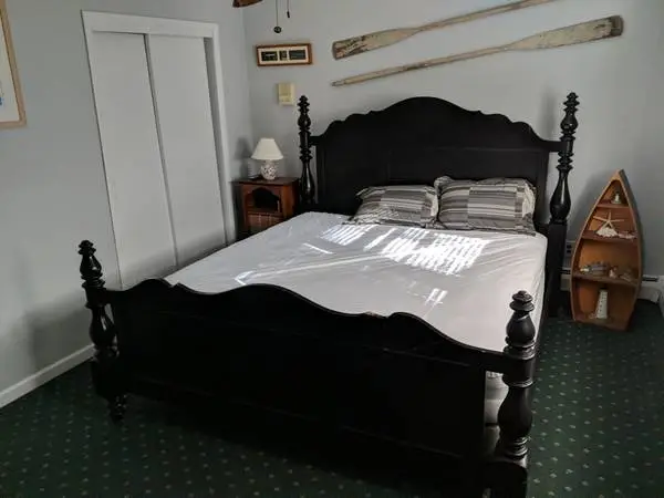 King size bed