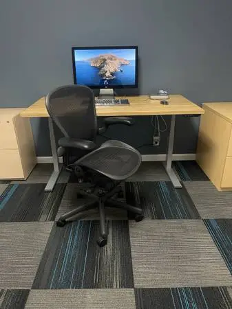 MESH CHAIR - HERMAN MILLER AERON CLASSIC