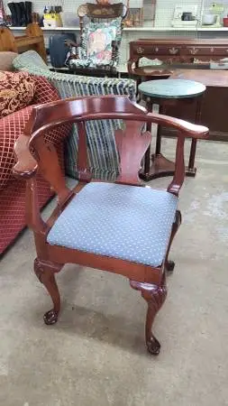 Queen Anne Corner Chair