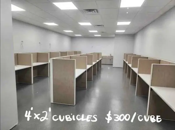 4 X 2 HAWORTH CALL CENTER CUBICLES