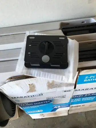 IPAD / IPHONE STAND - NEW