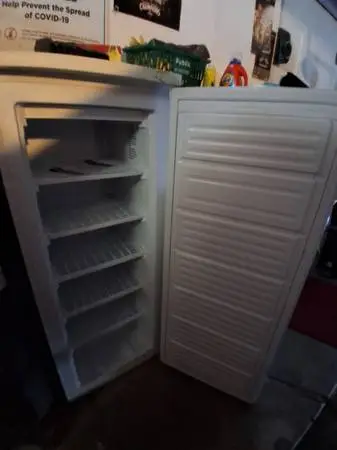 Freezer upright 5.8 cu. ft.