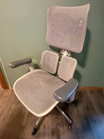 Gravity-Defying Ergonomic Office Chair (Sihoo Doro S300)