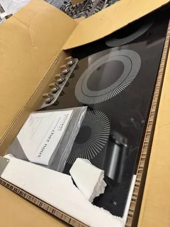 Brand new 36 Frigidaire gallery electric cook top