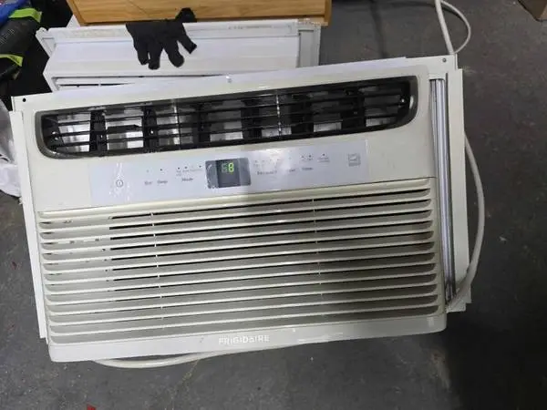Powerful Frigidaire Air Conditioner AC 10,000 BTU