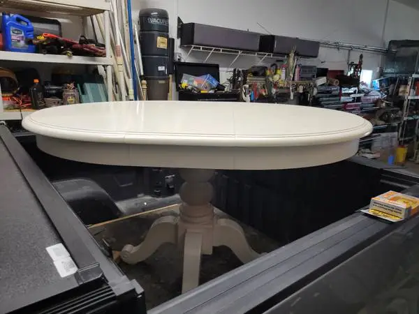 Dining room table, white oval