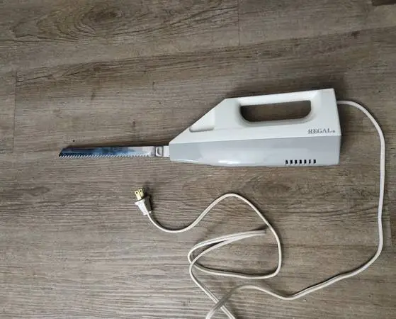 Regal Electric Knife (Model: V382) For Sale