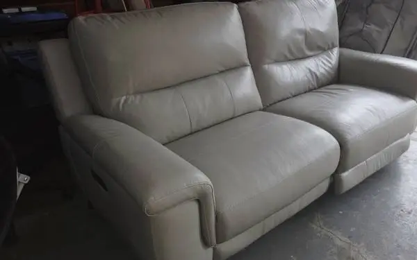 Electric recline sofa
