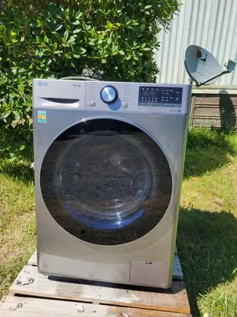 LG Washer/Dryer Combo