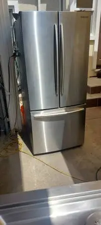 Samsung Stainless Refrigerator Bottom Freezer 30Wide.