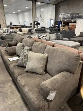 🔥 NEW OVERSTOCK MATTRESSES & SECTIONALS – SAVE BIG! 🔥