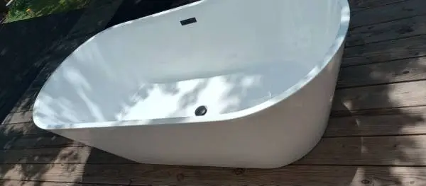 Large Roman Tub never used