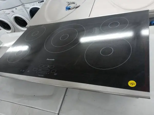 ★Thermador 36 stainless trim induction glass-top cooktop