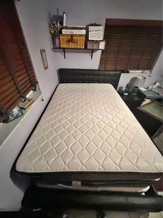 Twin mattress
