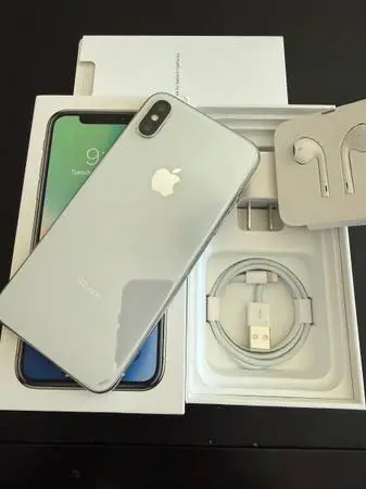 iPhone X 64GB Unlocked