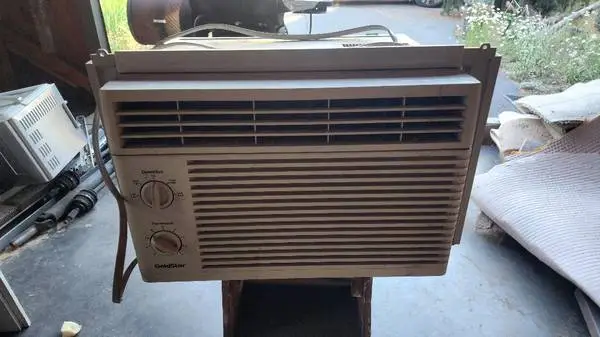 Air Conditioner Window 5050 BTU Goldstar