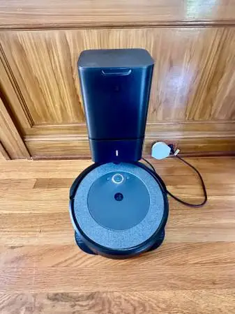 Roomba i3+ EVO Self-Emptying Robot Vacuum