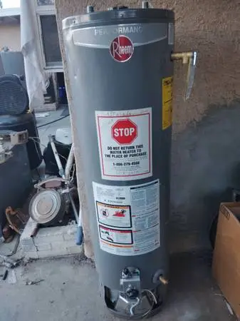 RHEEM 29 GALLON WATER HEATER FREE INSTALL & HOSES