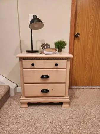 Wooden nightstand (Madison-West)