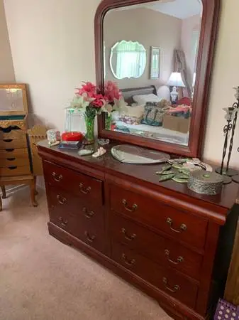Queen bedroom set