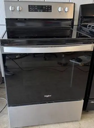 Newer Whirlpool Electric Stove 30 Width