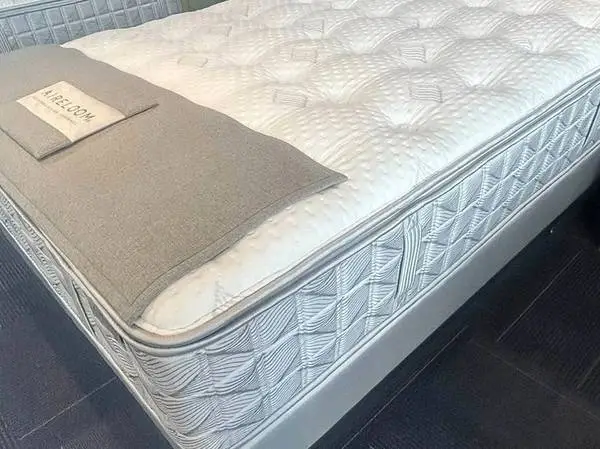 AIRELOOM Queen mattress