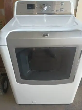 Modern MAYTAG super capacity GAS dryer, working great