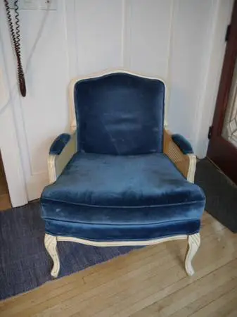 VTG 60s White Chair Blue Velvet cushions