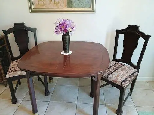 Solid wood dining table with 4 chairs and 2 inserts