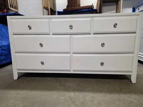 Modern White 7 Drawer Dresser