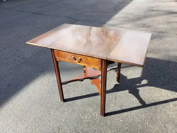 Vintage/Antique Drop Leaf Table