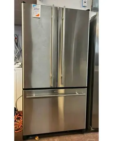 Jenn-Air Refrigerador de 3 Puertas en Acero Inoxidable