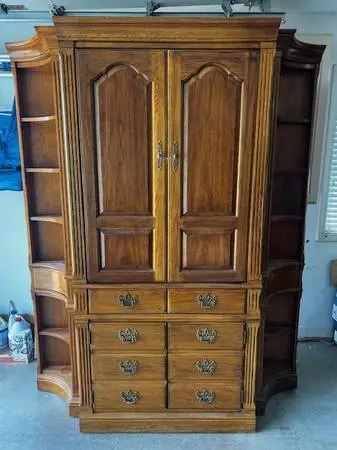 **REDUCED**Beautiful Thomasville Entertainment Center/Chifforobe
