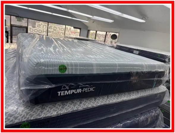 QUEEN SIZE TEMPURPEDIC PROADAPT (MEDIUM) MATTRESS & BOX SPRING BED SET