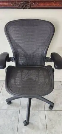 Herman Miller Aeron Tuxedo PostureFit Size B & C Fully Loaded Like-New!