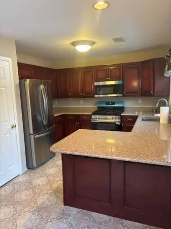 Stainless appliance kitchen set MUST GO