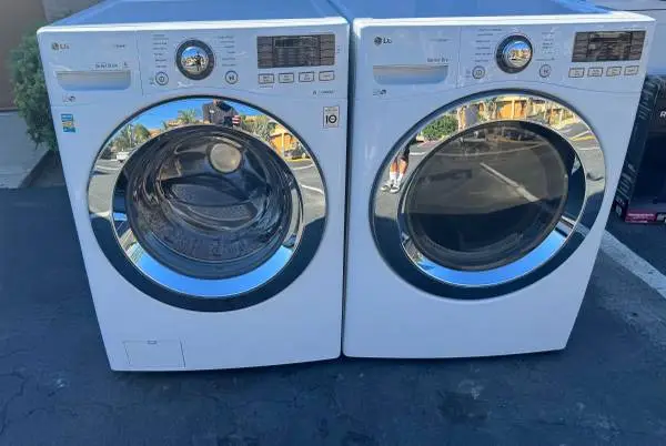 LG he Smart large capacity washer and gas dryer
