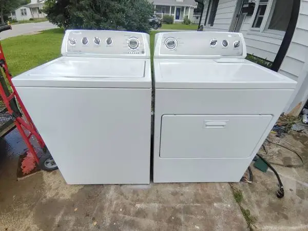 Matching Whirlpool Washer And Electric Dryer Set (Florissant)