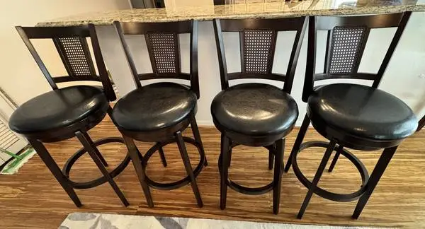 SWIVEL barstools Rattan 30 bar height chairs New