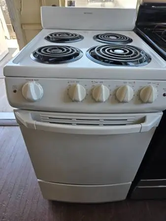 20 HOTPOINT ELECTRIC STOVE