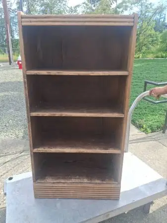 Cute 4 shelf bookcase.