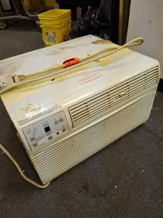 Frigidaire Through Wall Air Conditioner -10,000 BTU- 220V Plug