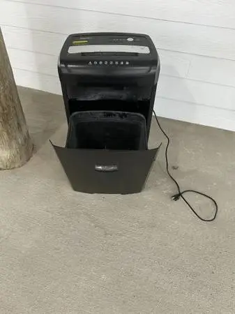 Amazon Basics 24-Sheet Cross Cut High Security Paper Shredder